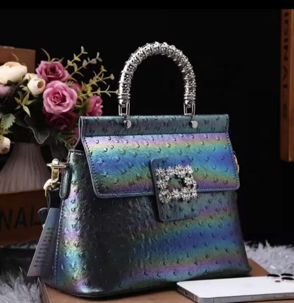 LUXURY - Image 4