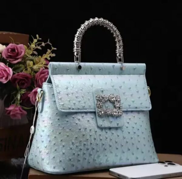 LUXURY - Image 3