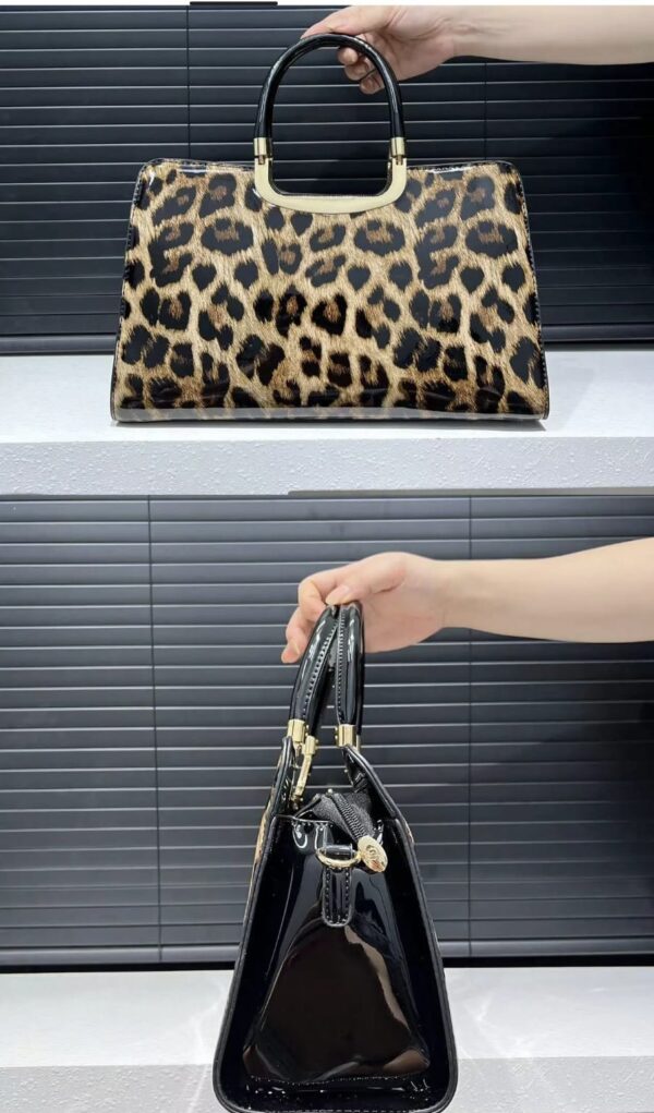LUXURY - Image 2
